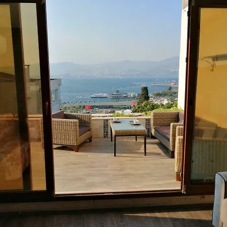 Cozy Flat In City Centre With Sea View