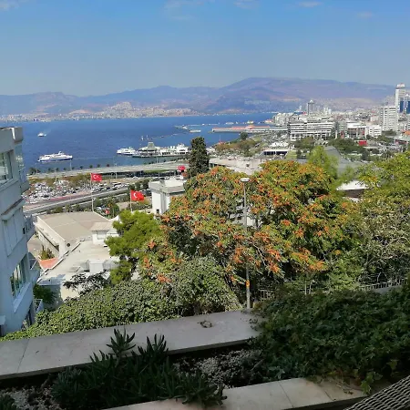 Cozy Flat In City Centre With Sea View 伊兹密尔